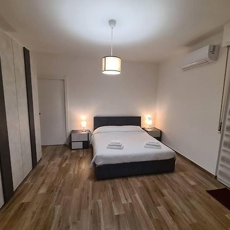 Apartment Garibaldi Pavia Kültér fotó